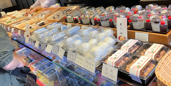 新宿追分だんご本舗　団子　新宿三丁目　商品